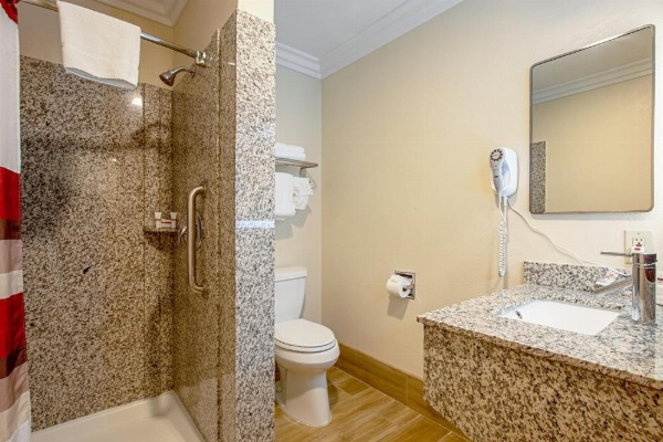 Red Roof Inn & Suites Monterey image 34
